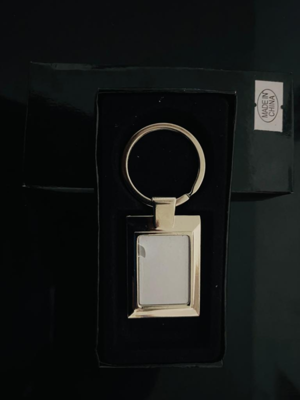 llavero metalico rectangular personalizado